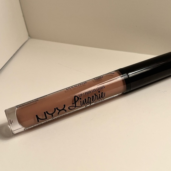 NYX Lingerie Gloss in Butter shade - Picture 3 of 6